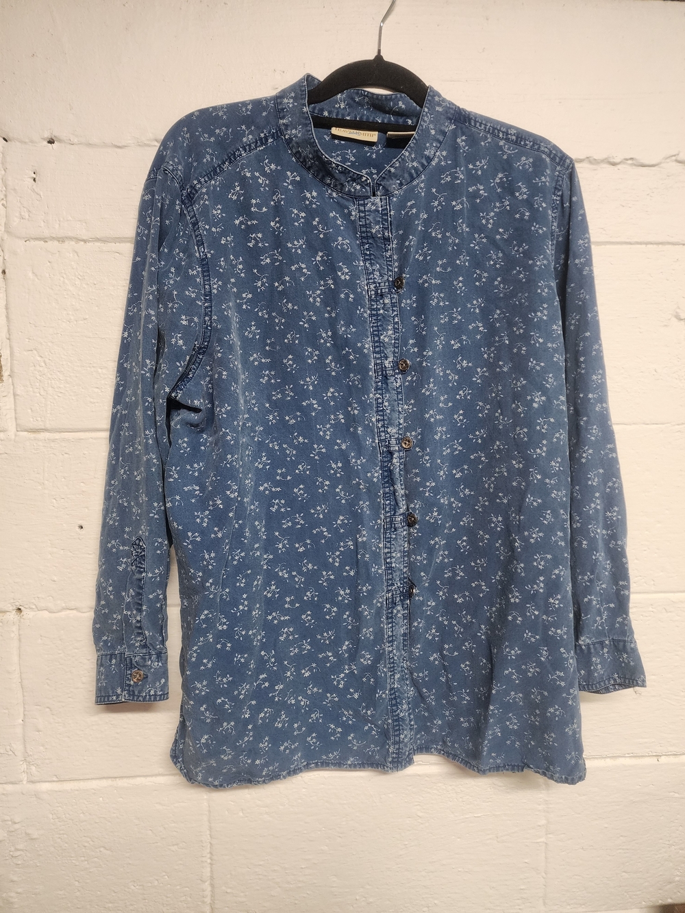 TravelSmith Blue Floral Denim Shirt Jacket